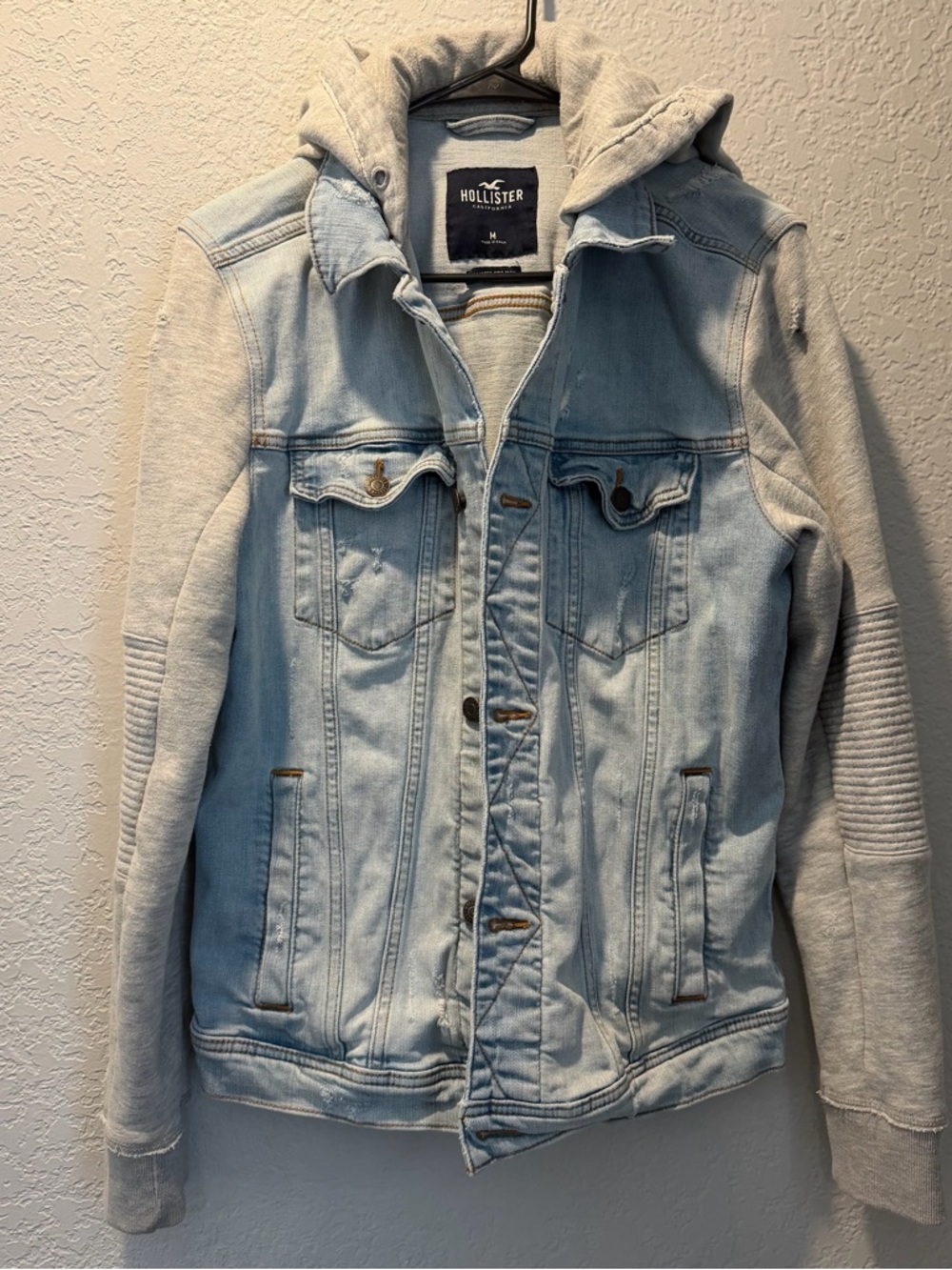 Hollister Vintage Women’s Light Blue Denim Jacket with Gray Hoodie Sleeves Sz M